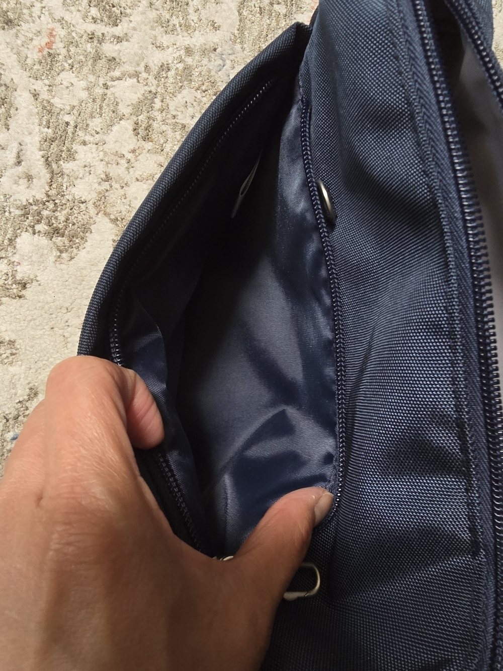 Travelon Navy Crossbody Bag Unisex Anti-Theft, Adjustable Strap 9"x 11" x 1.75" - Picture 10 of 12